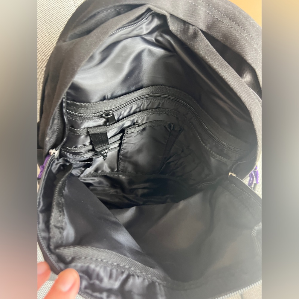 NYU Stern backpack - Picture 4 of 6